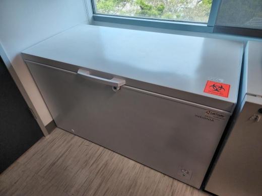 Insignia 14 cu.ft Chest Freezer-cover