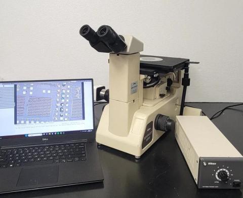Nikon Epiphot 200 Metallurgical Microscope with BF/DF, Polarizer/Analyzer, and Camera-cover