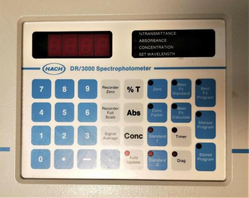 Hach DR/3000 Visible Spectrophotometer (340 to 1000 nm)-cover