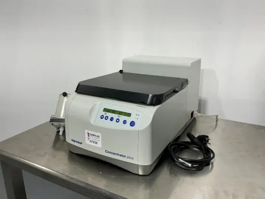 Eppendorf 5305 Concentrator Plus Vacuum Concentrator for Sample Evaporation