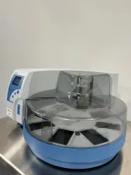 Thermo Scientific KingFisher Flex Automated Magnetic Particle Processor for Nucleic Acid Purification, 2 of 4