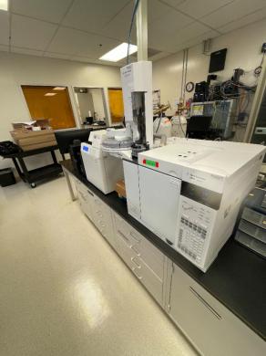 Agilent 7890 Gas Chromatograph with G1888 Automated Headspace Sampler-cover