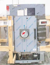 Steris AMSCO 630LS Medium Steam Sterilizer with Multi-cycle Operation 110°C-141°C, 2 of 7