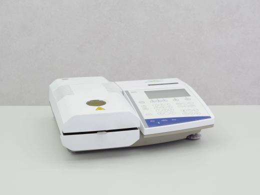 Mettler HR83 Halogen Moisture Analyzer with Thermogravimetric Principle-cover