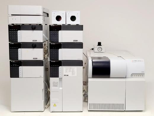 Shimadzu LCMS-2010 EV Liquid Chromatograph Mass Spectrometer System-cover