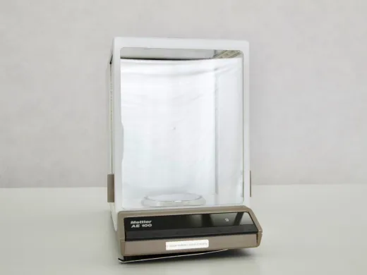 Mettler AE100 Analytical Balance for Precision Weighing