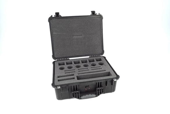 Pelican 1550 Flight Protector Case with 47.3 × 36 × 19.6 cm Interior-cover