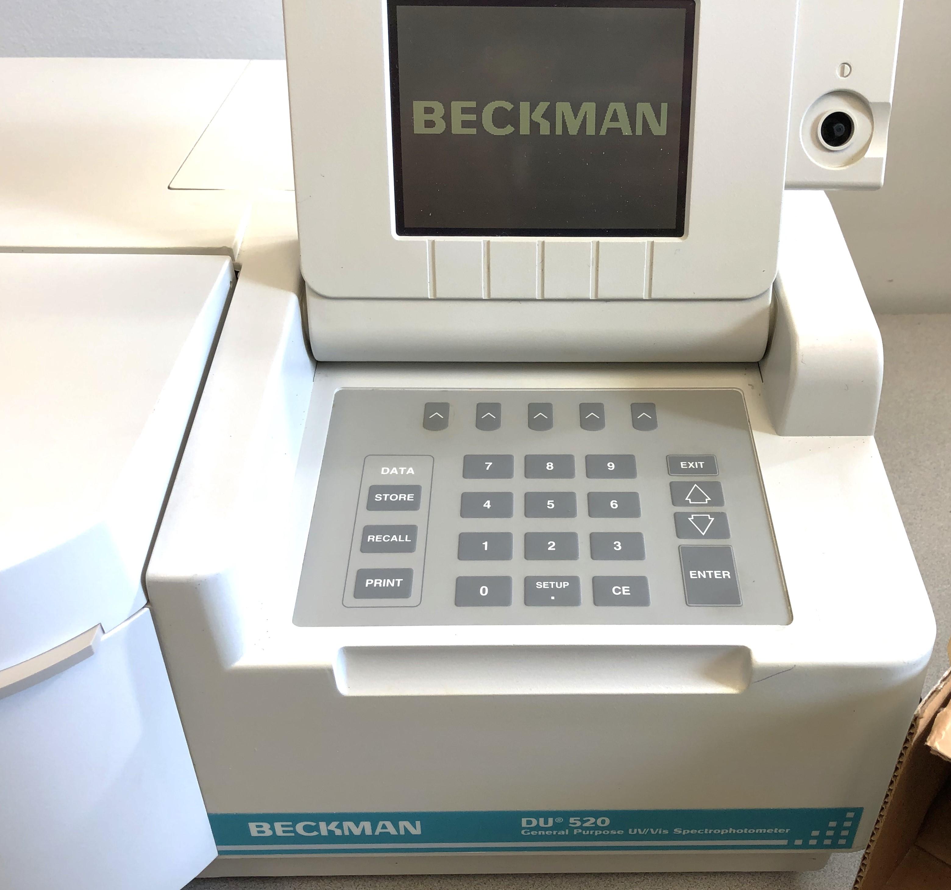Beckman DU-520 UV-Visible Spectrophotometer with 190-1100 nm Wavelength Range