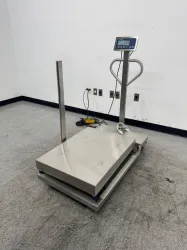 Mettler Toledo ICS429 Floor Scale with Stainless Steel Platform, 2 of 4