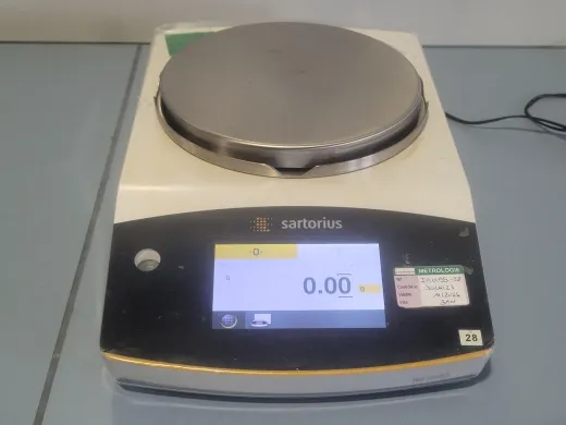 Sartorius Quintix 1102 1CFR Precision Balance, 1100g capacity, 0.01g readability