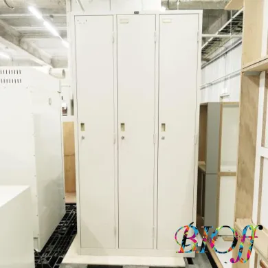 UCHIDA 3-Person Storage Locker 9269
