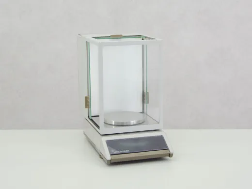 Mettler PM400 Precision Analytical Balance with Printer Connectivity