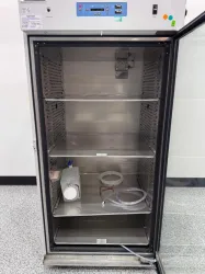 Thermo Fisher Scientific Reach-In CO2 Incubator Model 3950 for Precise Cell Culture, 4 of 4