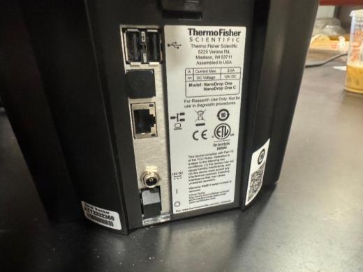 Thermo NanoDrop One UV/Vis Spectrophotometer-cover