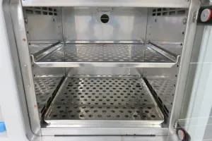 Thermo Scientific Heraeus Benchtop Incubator Model B 6060 with Microprocessor Temperature Control, 7 of 16