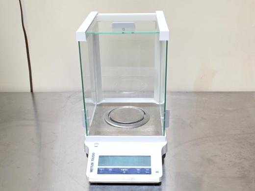 Mettler Toledo ME204 Precision Analytical Balance with 120g Capacity and 0.1mg Readability-cover
