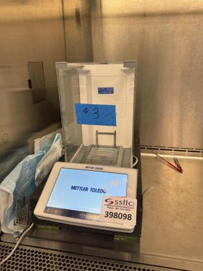 Mettler Toledo XPR204 Analytical Balance for High-Precision Weighing-cover