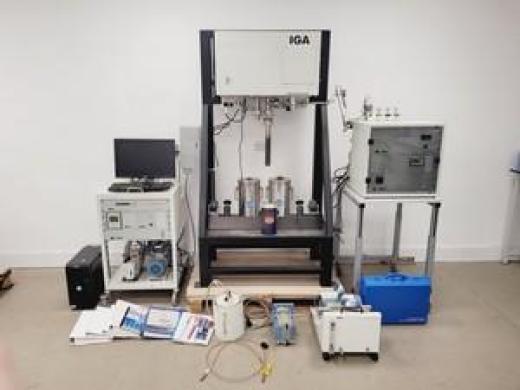 Hiden Isochema Intelligent Gravimetric Analist+ DSMS Mass spec System Lab-cover