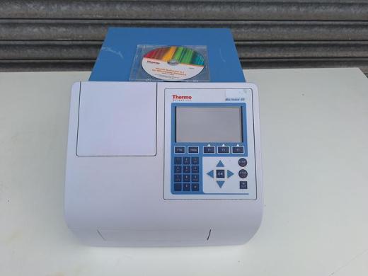 Thermo Scientific Multiskan GO Spectrophotometer-cover