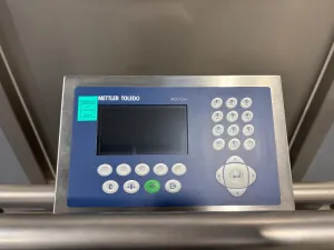 Mettler Toledo IND570xx 500L Industrial Mixing Skid with Motor-Driven Assembly, 3 of 4