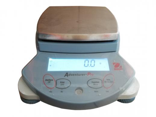 Precision balance Adventurer Pro AV8101 - 8100g / 0,1g-cover
