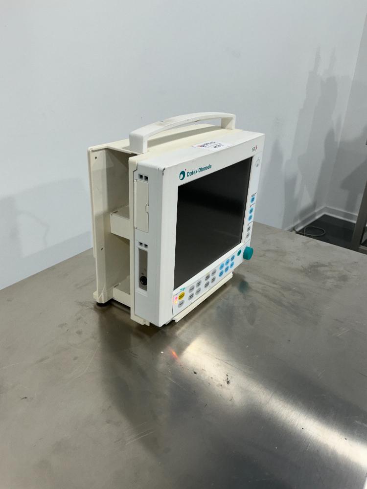 GE Datex-Ohmeda S/5 F-CM01..00 Patient Vital Signs Monitor