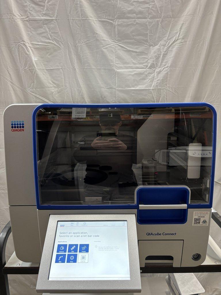 Qiagen 9002864 QIAcube Connect Automated Centrifuge for Efficient Sample Preparation