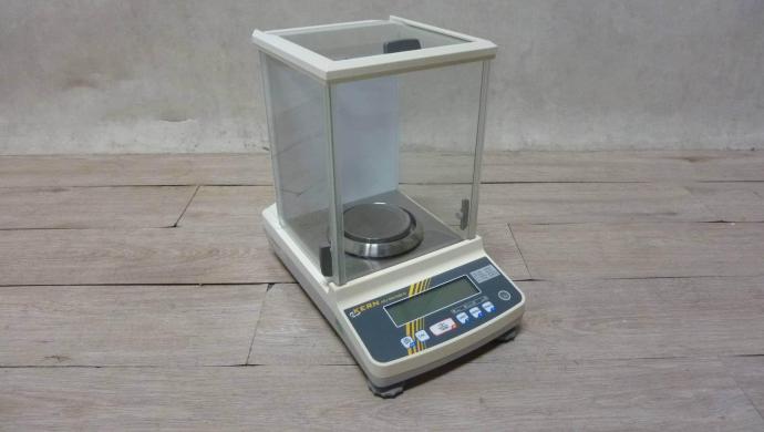 Kern ABJ120-4NM Analytical Balance-cover