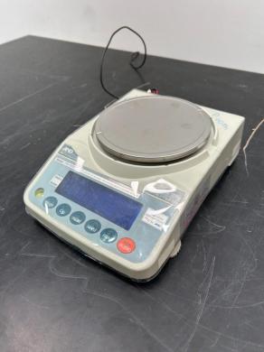 A&D FX-120i Benchtop Precision Balance with Digital Display and Stainless Steel Pan-cover