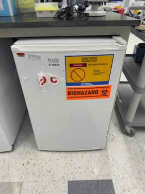 Fisher Scientific Undercounter Laboratory Freezer Model 97-920-1-cover