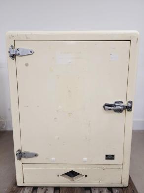 Copper Lab Cream Incubator-cover