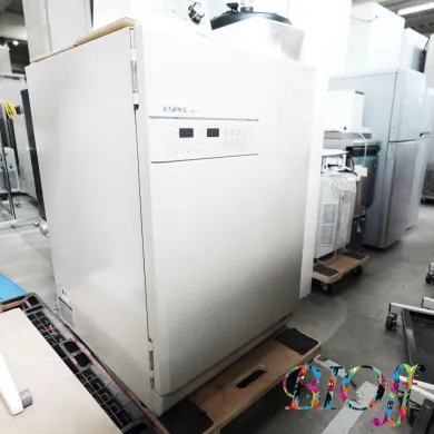 Espec BNA-111 Water-Jacketed CO2 Incubator, 167 L