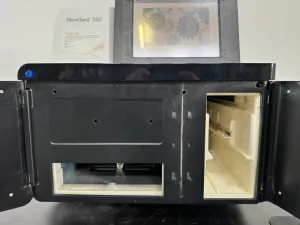 Illumina NextSeq 550 Benchtop Next-Generation Sequencing System, 2 of 4