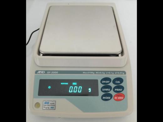 A&D GF-3000 Precision 2-Place Balance-cover