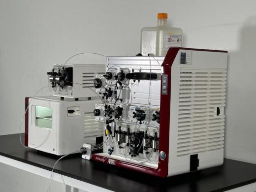 GE Akta pure chromatography system with Fraction Collector F9-C for protein purification-cover