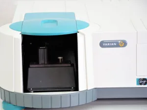 Varian Cary 50 UV-Vis Spectrophotometer for Absorption and Concentration Analysis, 7 of 8