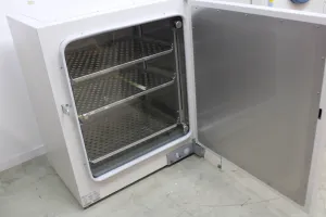 Kendro B12 Laboratory Incubator 131L, Temp Range +5°C to +70°C, 8 of 10
