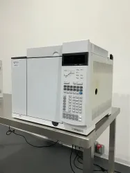 Agilent 7890A Analytical Gas Chromatograph with Front SSL and Back MMI Inlets, 2 of 4
