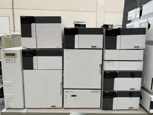 Shimadzu LC-20 HPLC system with DAD and FLD-cover
