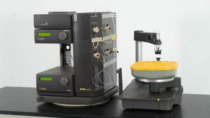 Amersham Biosciences AKTA explorer Automated Fast Protein Liquid Chromatography System-cover