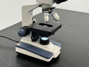 AmScope Compound Microscope for Laboratory and Educational Use, 4 of 4