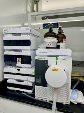 Agilent 6120 Quadrupole Liquid Chromatography-Mass Spectrometry System-cover