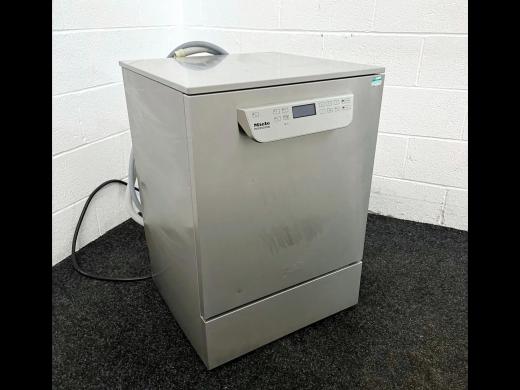 Miele PG 8583 Professional Glasswasher-cover