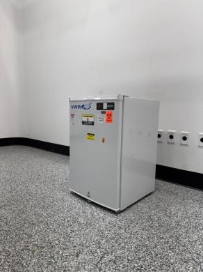 VWR Isotemp Undercounter Laboratory Refrigerator for Sample Storage-cover
