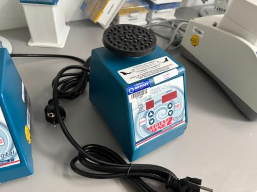 Scientific Industries Genie 2 Digital Vortex Mixer SI-A256 with Precise Speed Control-cover