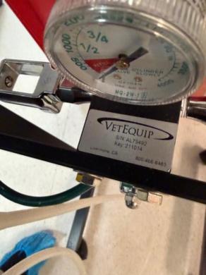 VetEquip Vivarium Portable Veterinary Anesthesia Machine with Isoflurane Vaporizer-cover