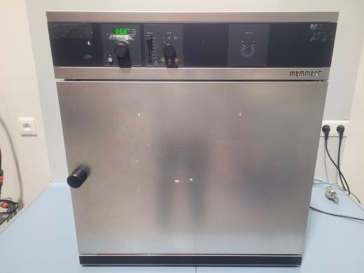Memmert BE 500 incubator / oven with natural convection 70°C-cover