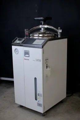 Yamato Scientific SM510 Microcomputer-Controlled Autoclave with PID Temperature Control