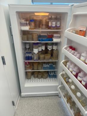 Frigidaire Laboratory Refrigerator for Sample and Reagent Storage-cover