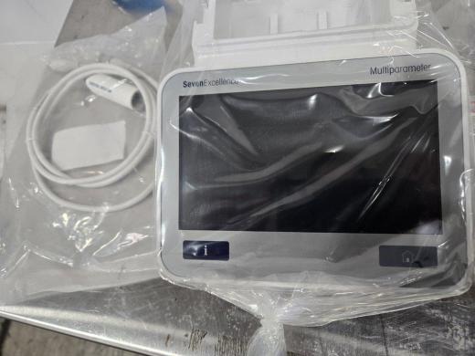 Mettler Toledo SevenExcellence V4.2.2 Multiparameter pH and Conductivity Benchtop Meter-cover